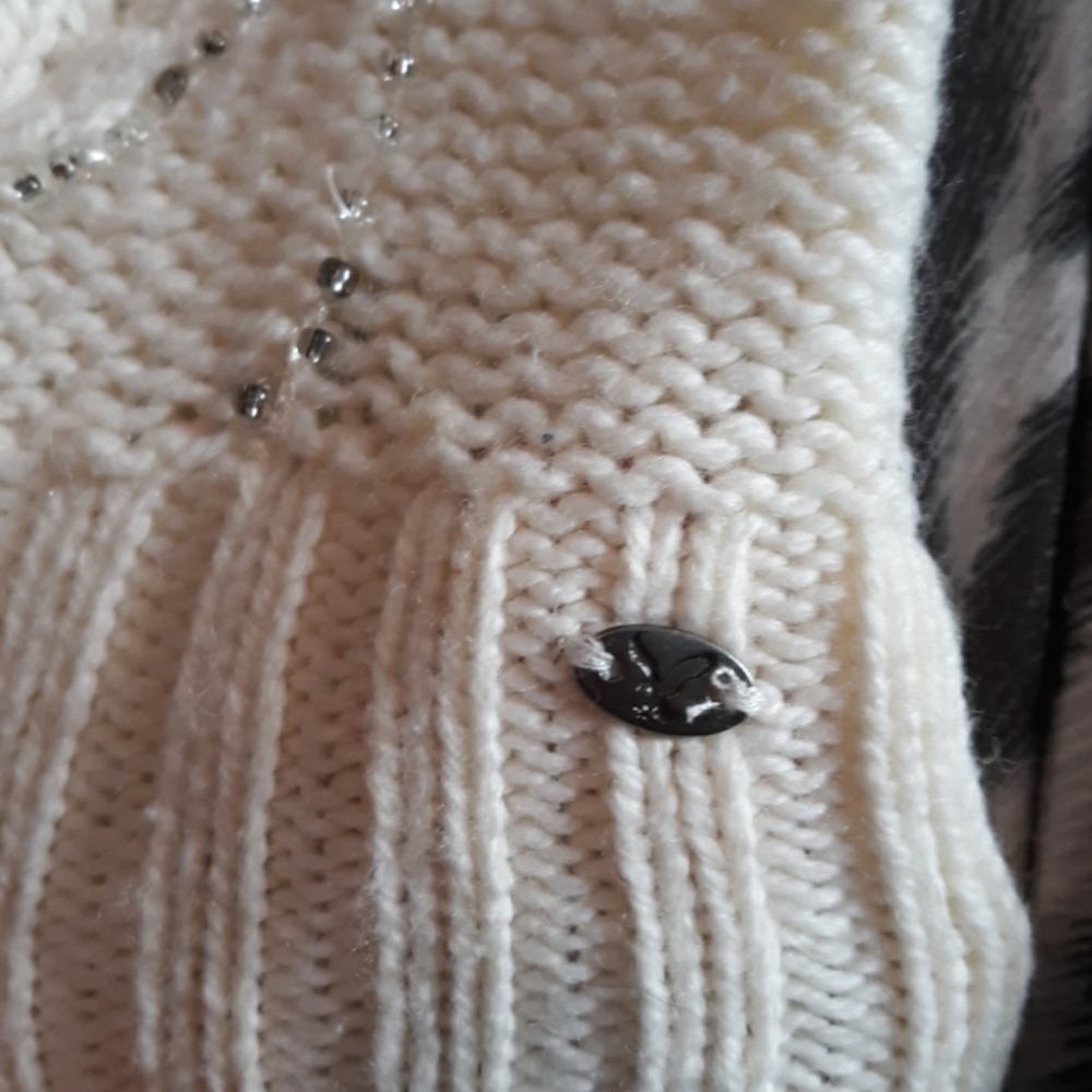 Ivory AE sweater - Picture 3 of 4